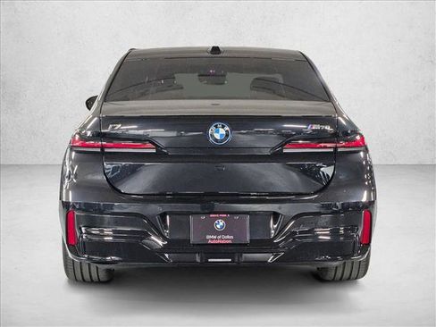 New 2026 BMW i7 M70 AWD/4WD image 6