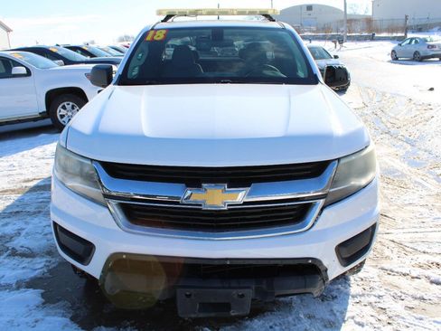 Used 2018 Chevrolet Colorado W/T image 2