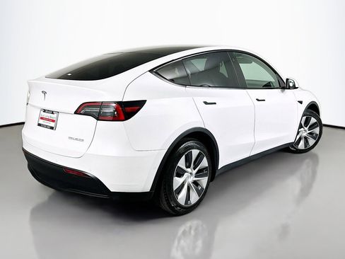 Used 2021 Tesla Model Y Long Range image 14