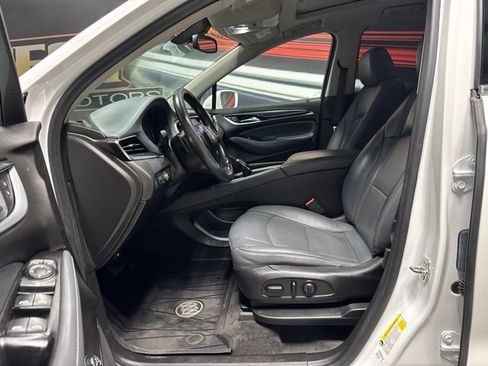 Used 2020 Buick Enclave Essence w/ Sound and Sites Package AWD/4WD image 4