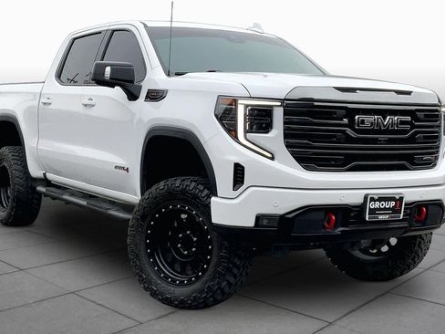 Used 2023 GMC Sierra 1500 AT4 image 3