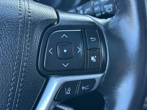 Certified 2019 Toyota Highlander XLE image 31