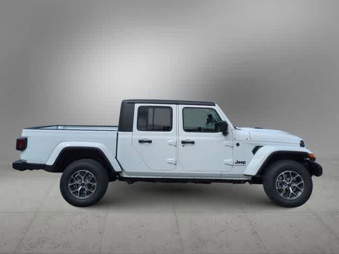 New 2025 Jeep Gladiator Sport image 9