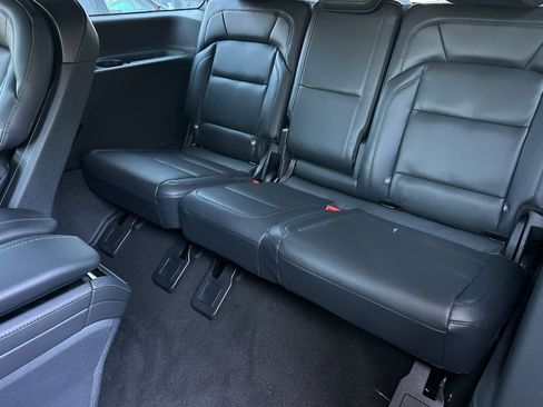 New 2026 Lincoln Navigator Reserve w/ Jet Appearance Package AWD/4WD image 14