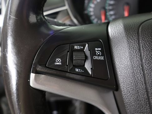 Used 2019 Chevrolet Trax LT w/ LT Convenience Package AWD/4WD image 37