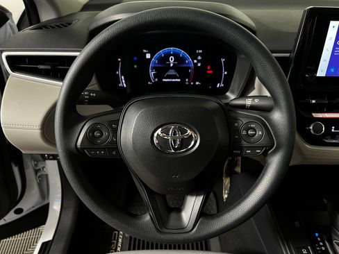 Used 2026 Toyota Corolla Cross LE FWD image 10
