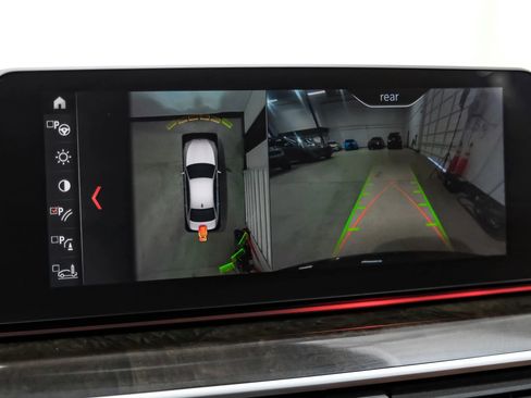 Used 2019 BMW 540i w/ M Sport Package image 30