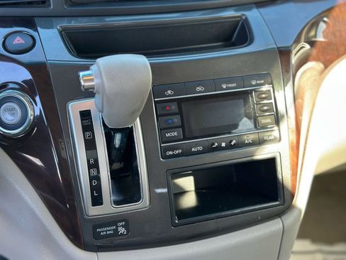 Used 2016 Nissan Quest SV image 16