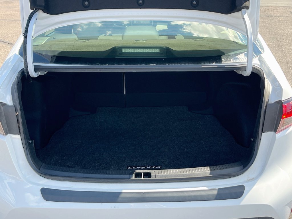 Used 2024 Toyota Corolla LE w/ LE Convenience Package FWD image 23