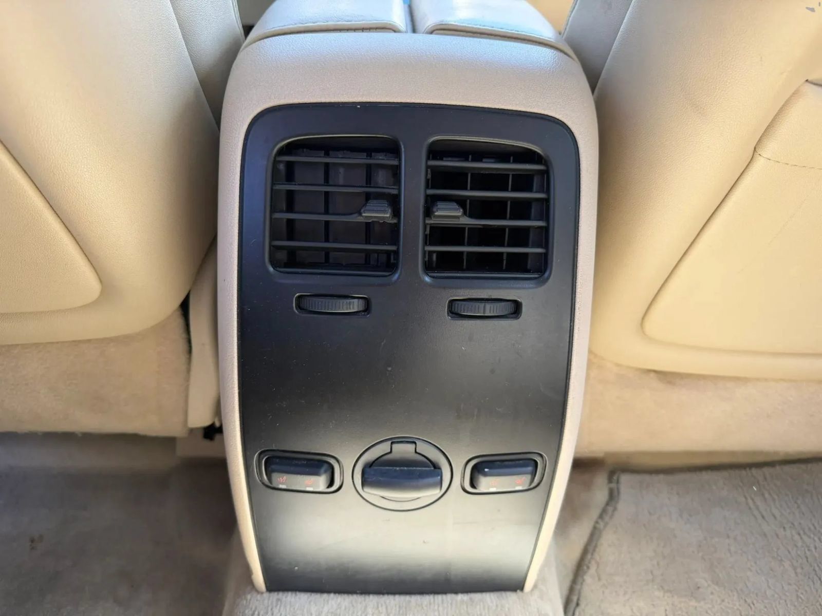 Used 2012 Lincoln MKS FWD image 27