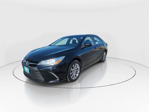 Used 2016 Toyota Camry XLE image 4