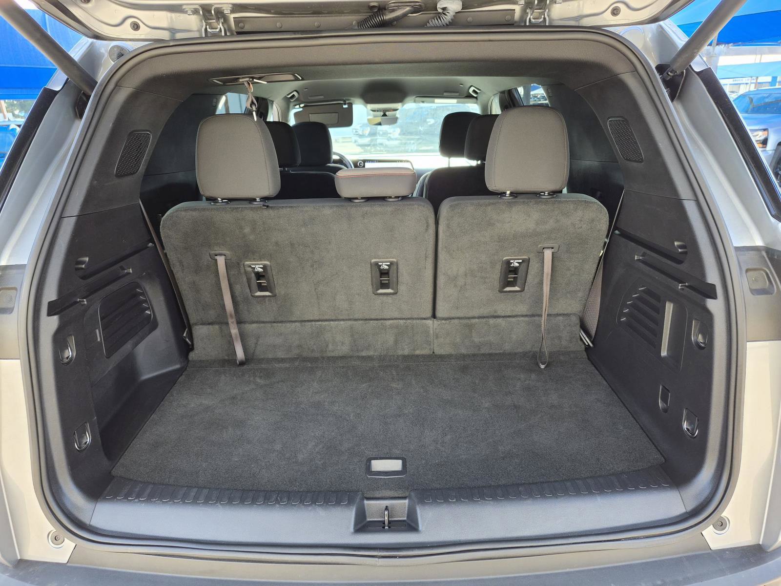 Used 2026 Chevrolet Traverse LT w/ Driver Confidence Package FWD image 13