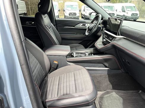 Used 2025 Ford Explorer ST-Line w/ Premium Package image 19