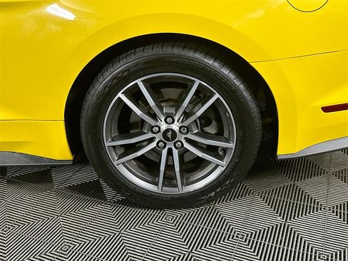 Used 2017 Ford Mustang GT Premium image 34