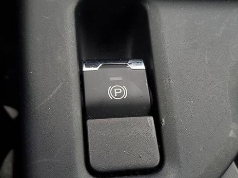 Certified 2025 Subaru Forester Premium w/ Convenience Package #2 image 31