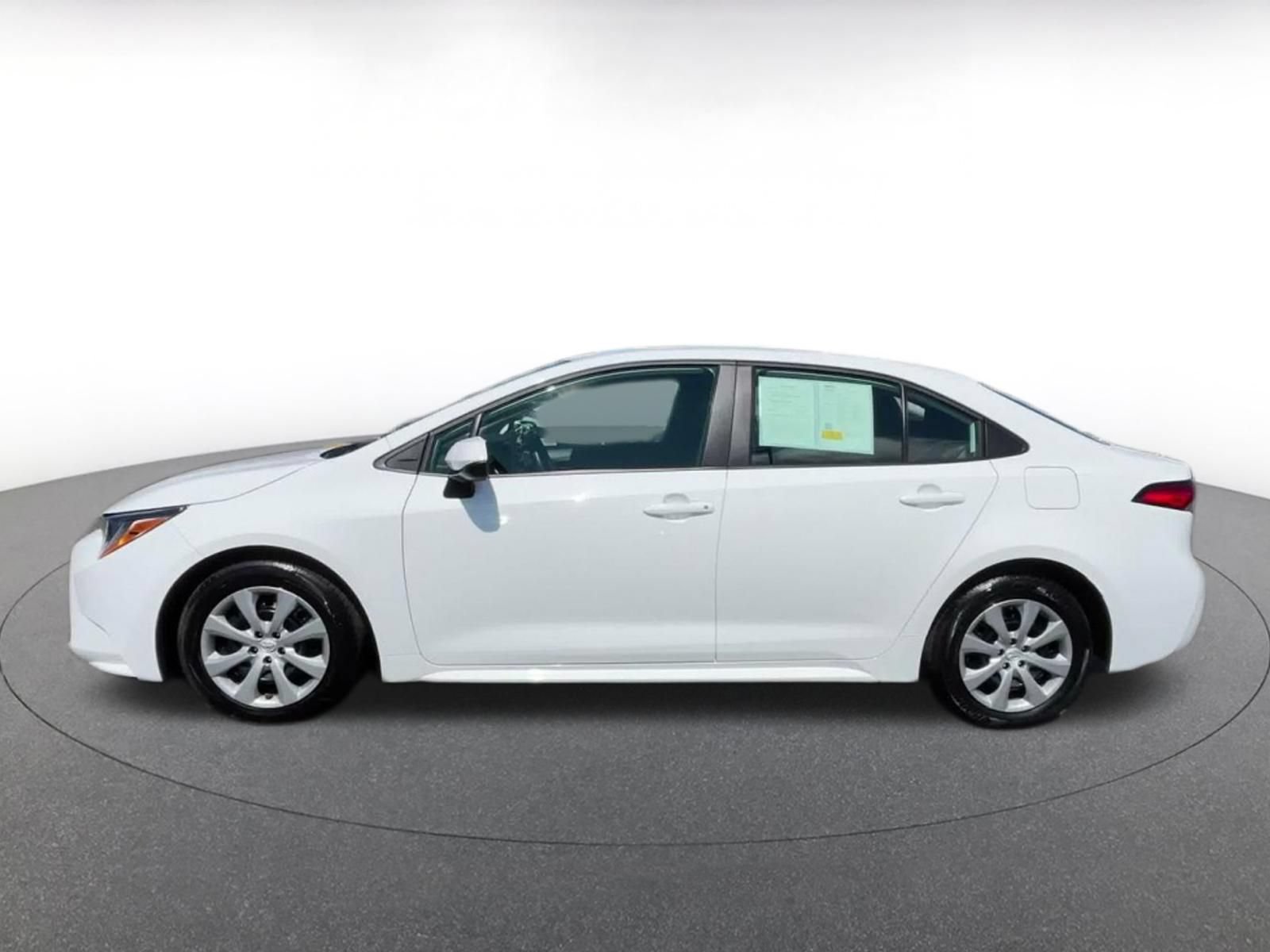 Used 2025 Toyota Corolla LE FWD image 8