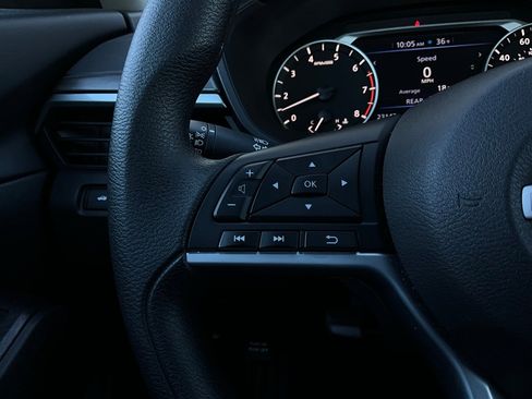 Used 2025 Nissan Altima 2.5 SV image 31