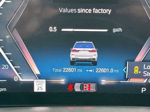 Certified 2023 BMW X7 xDrive40i w/ M Sport Package image 12