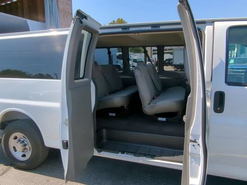 Used 2020 Chevrolet Express 3500 LT w/ LT Preferred Equipment Group RWD image 30