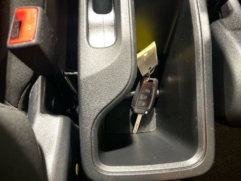 Used 2022 Hyundai Venue SE FWD image 20