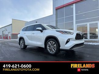 Used 2024 Toyota Highlander Platinum video 1