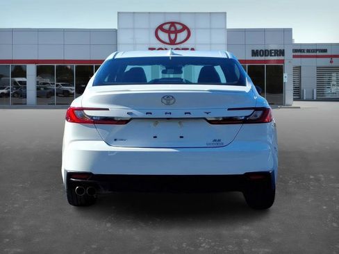 Certified 2025 Toyota Camry SE image 5
