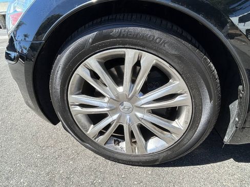 Used 2010 Hyundai Genesis 4.6 w/ Technology Pkg 5 RWD image 11