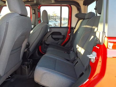 New 2025 Jeep Gladiator Sport AWD/4WD image 8