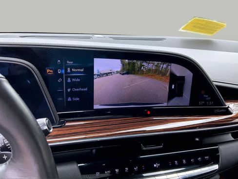 Used 2023 Cadillac Escalade Luxury AWD/4WD image 28