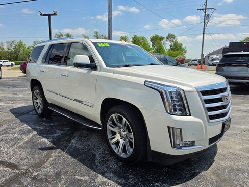 Used 2015 Cadillac Escalade Luxury AWD/4WD image 3
