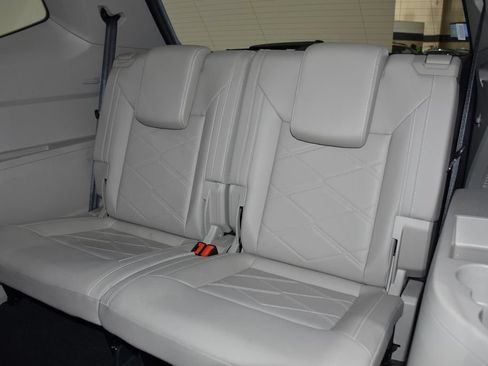 Used 2025 Volkswagen Atlas SE AWD/4WD image 30