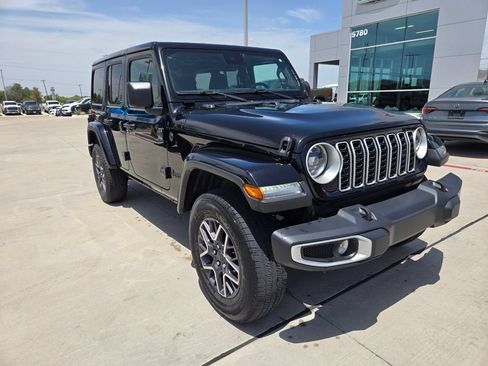 Used 2025 Jeep Wrangler Unlimited Sahara AWD/4WD image 1