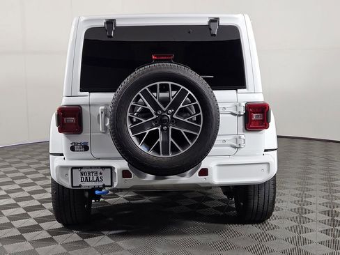 Used 2023 Jeep Wrangler Unlimited Sahara AWD/4WD image 4