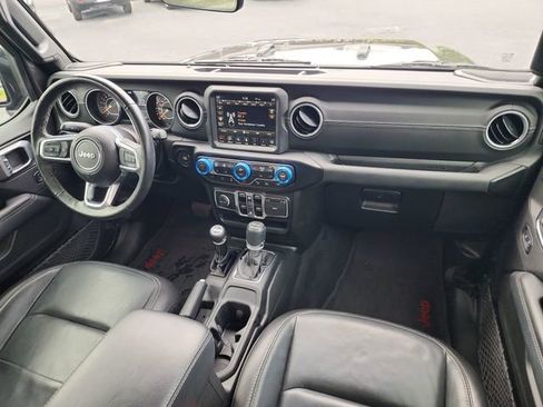 Used 2022 Jeep Wrangler Unlimited Sahara w/ Cold Weather Group AWD/4WD image 14