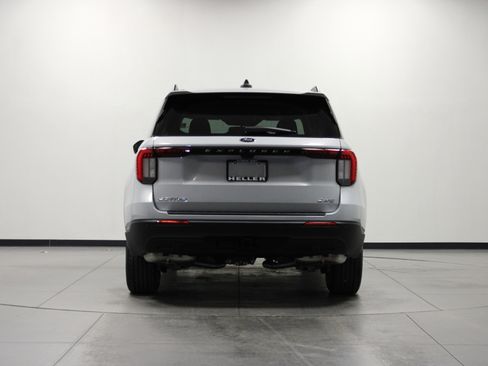 New 2026 Ford Explorer Active image 5