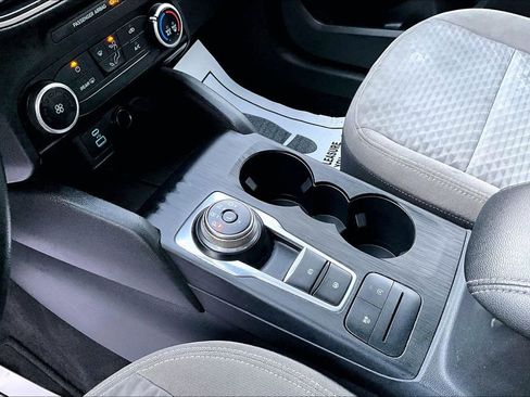 Used 2021 Ford Escape SE image 17