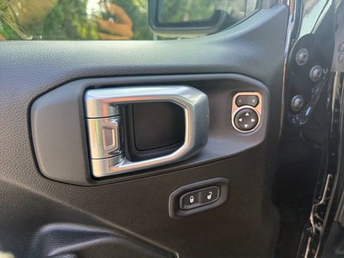 Used 2026 Jeep Gladiator Mojave AWD/4WD image 19