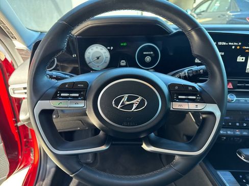 Used 2023 Hyundai Elantra SEL w/ Convenience Package image 8