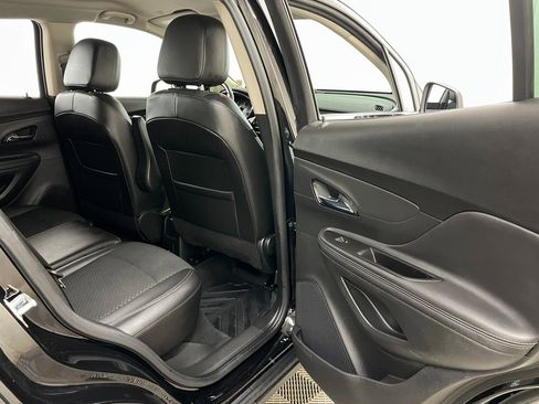 Certified 2022 Buick Encore Preferred w/ Safety Package image 38