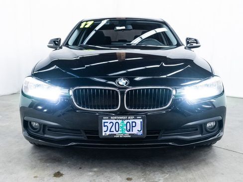 Used 2017 BMW 320i Sedan image 2