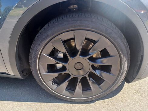 Used 2023 Tesla Model Y Long Range AWD/4WD image 19