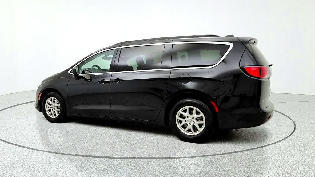 Used 2021 Chrysler Voyager Lxi FWD image 7