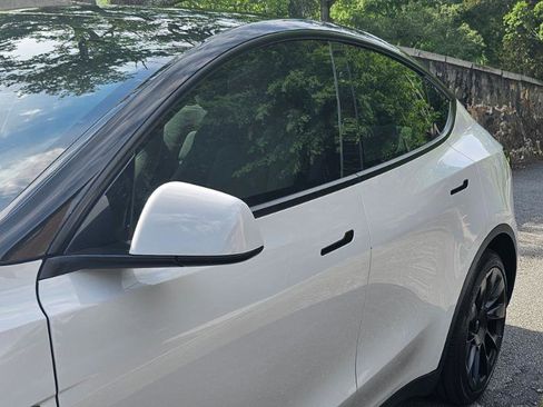 Used 2024 Tesla Model Y Long Range AWD/4WD image 19