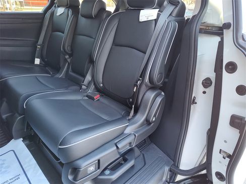 Certified 2025 Honda Odyssey Touring image 37
