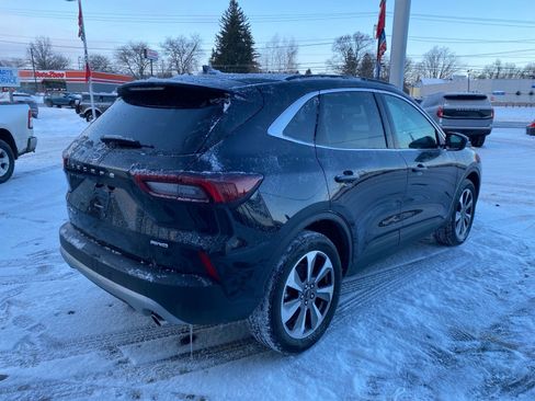 Used 2025 Ford Escape Platinum image 3