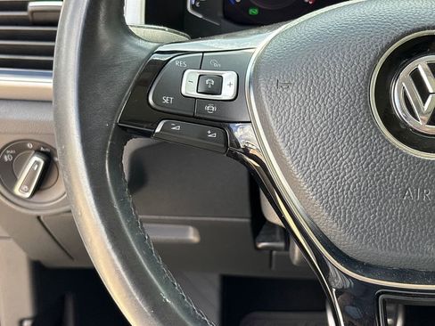 Used 2019 Volkswagen Atlas SEL R-Line FWD image 19