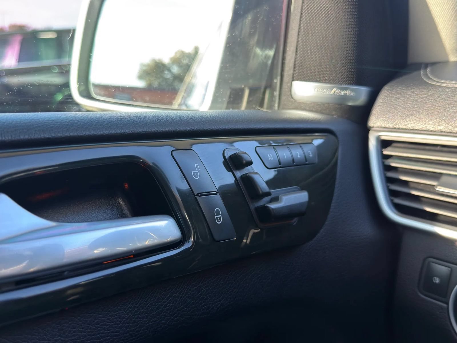 Used 2015 Mercedes-Benz GL 450 4MATIC w/ Parking Assist Package image 21