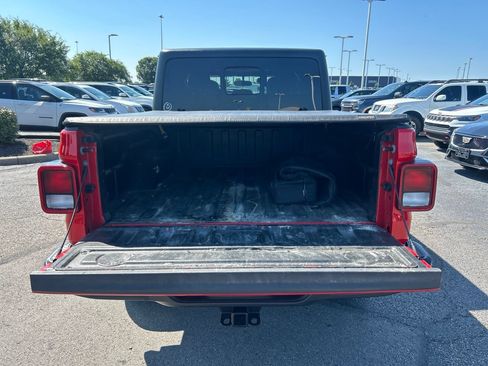 Used 2023 Jeep Gladiator Sport AWD/4WD image 13