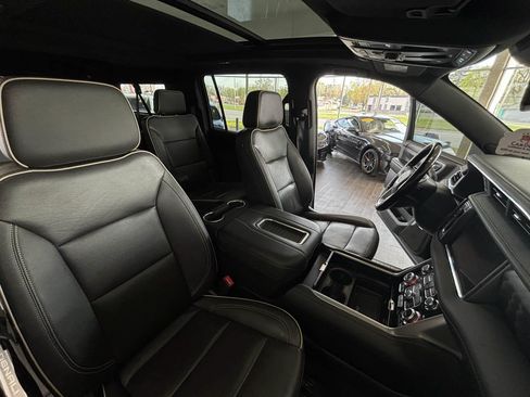 Used 2023 GMC Yukon XL Denali AWD/4WD image 42