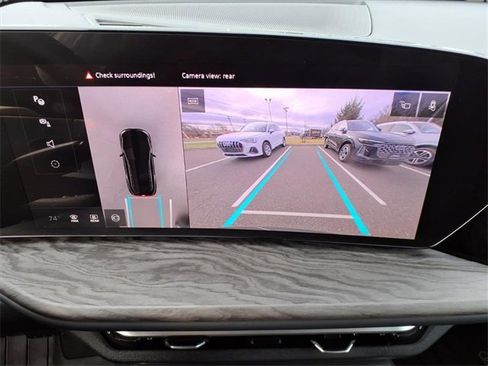 Used 2025 Audi Q5 Premium w/ Convenience Package image 24